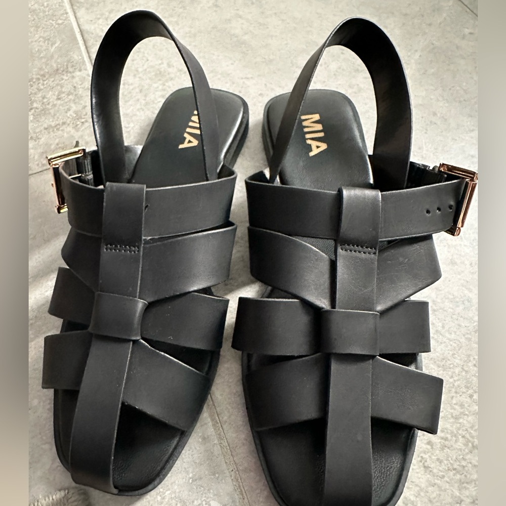 Mia Gladiator Sandal In Black Size 8